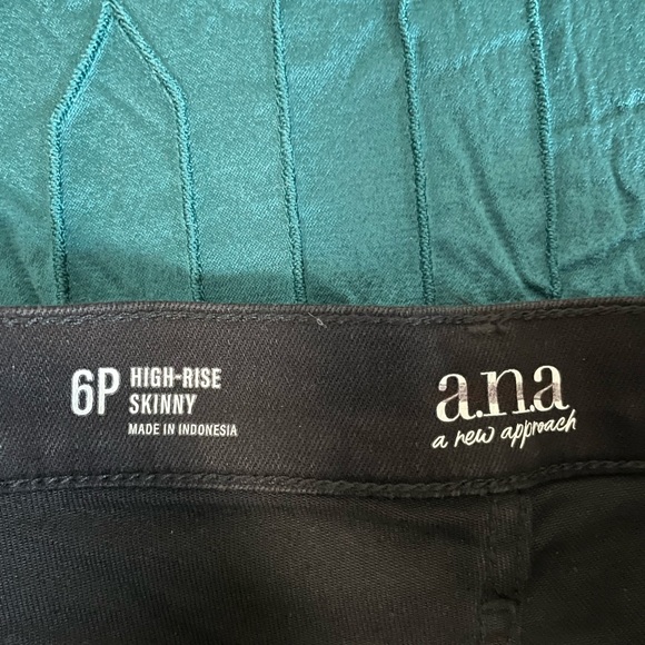 Jeans a.n.a a New Approach - Picture 3 of 3